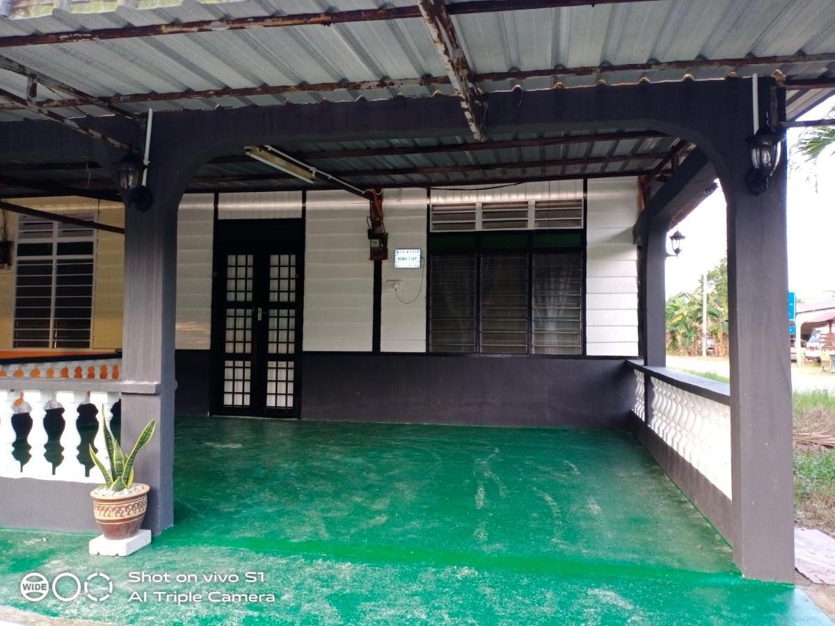 Mak Abah Homestay A Parit Raja Batu Pahat Luaran gambar